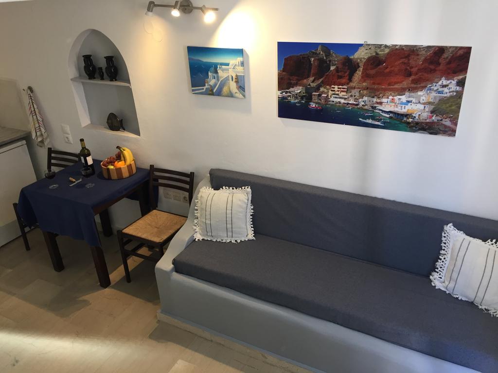 Christos Apartments Oia Екстер'єр фото