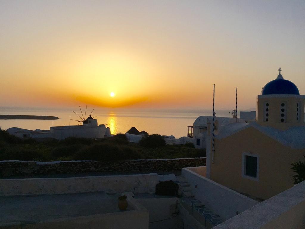 Christos Apartments Oia Екстер'єр фото
