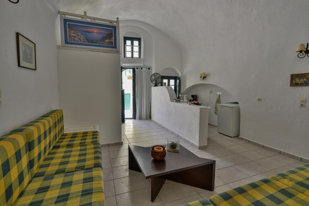 Christos Apartments Oia Екстер'єр фото