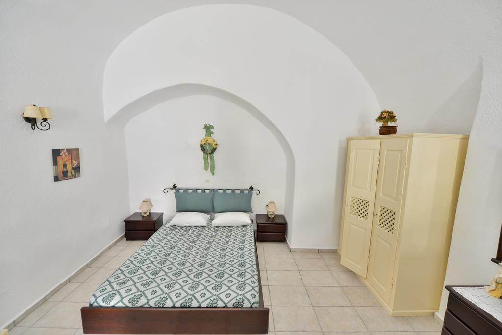 Christos Apartments Oia Екстер'єр фото