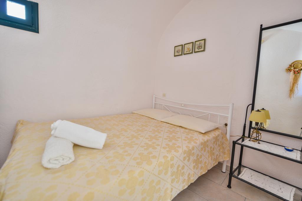 Christos Apartments Oia Екстер'єр фото