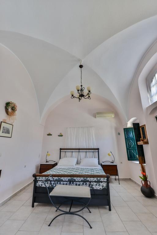 Christos Apartments Oia Екстер'єр фото